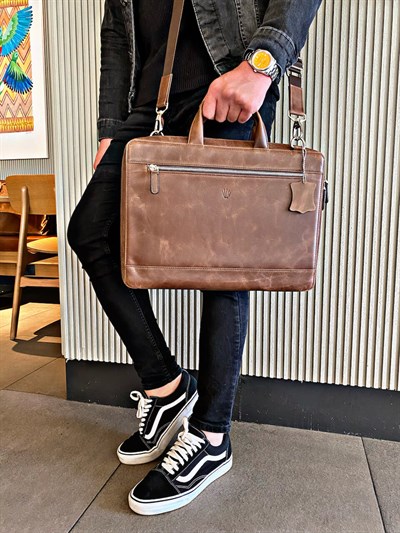 COMPACT BROWN LAPTOP DOCUMENT LEATHER BAG